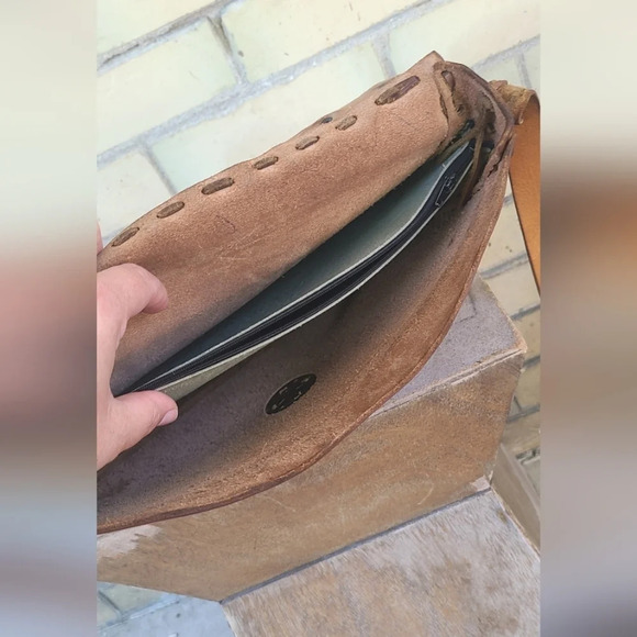 Vintage Leather Hand Crafted Bag - Picture 12 of 13